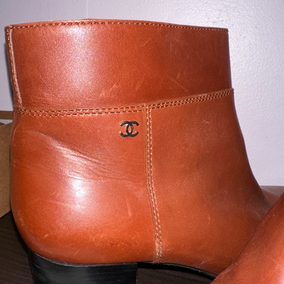 CHANEL ankle Boots with CC monogram - Picture 12 of 16